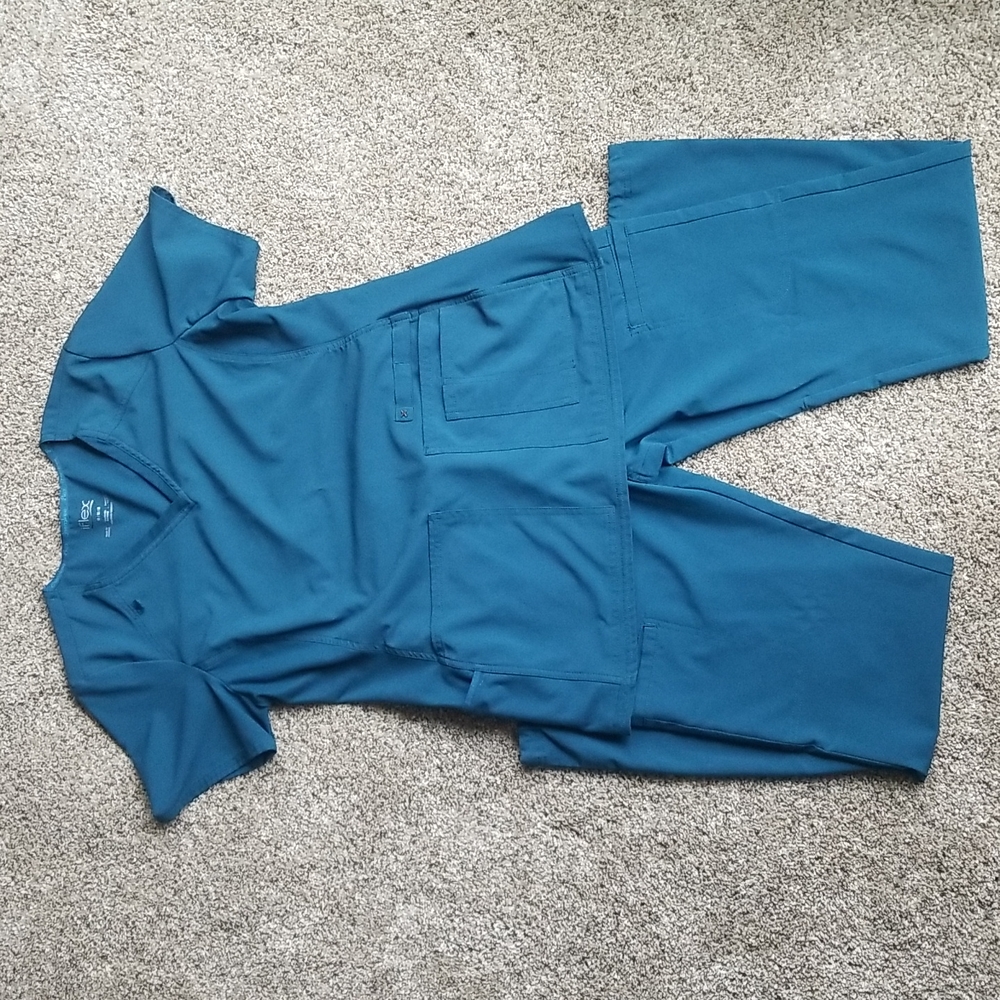 Cherokee Iflex scrub set